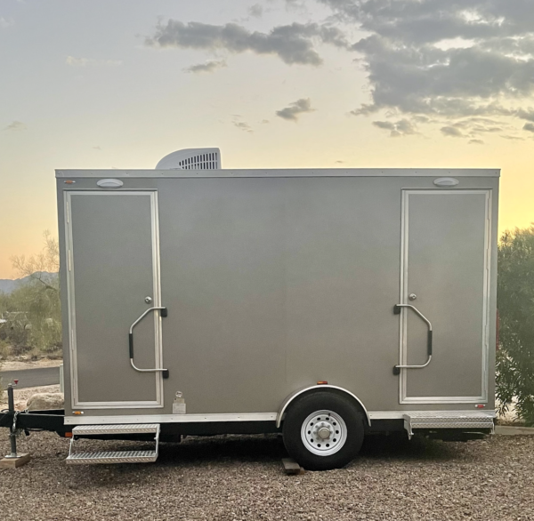 4 STATION 14' SEMI PRIVATE PORTABLE RESTROOM